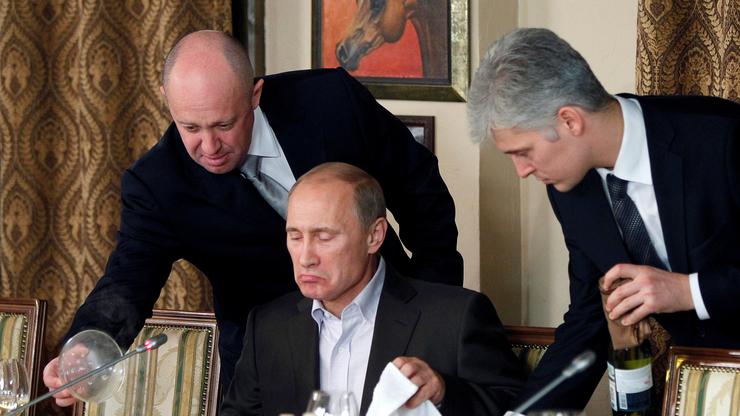 Jevgenij Prigožin (L), oligarh Vladimira Putina, poznat kao "Putinov kuhar"