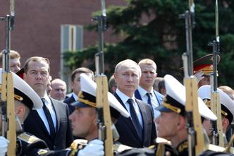 Russian President Putin lays flowers at Tomb of the Unknown Soldier on Day of Memory and Sorrow