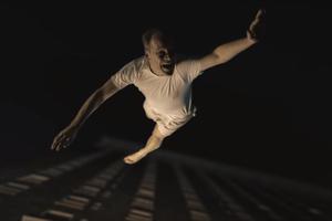 Scene iz Netflixove dokumentarne serije "Wormwood" ("Pelin")