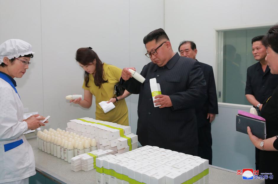 Kim Jong Un obilazi tvornice po Sjevernoj Koreji | Author: REUTERS