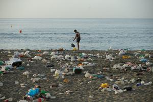Smeće na plaži