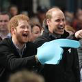 Braća prinčevi Harry i William